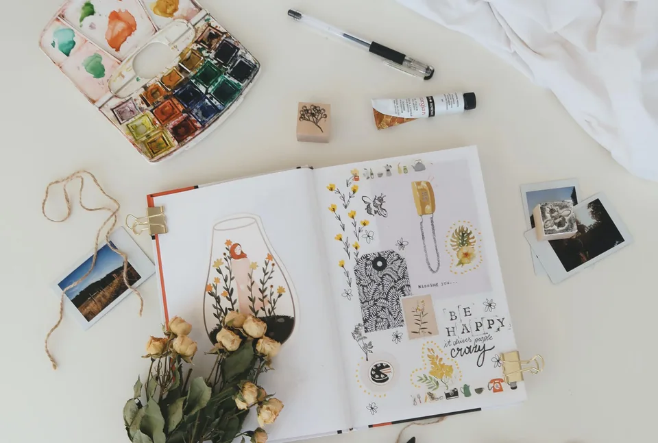 Moodboard mit Materialien und Farbmustern